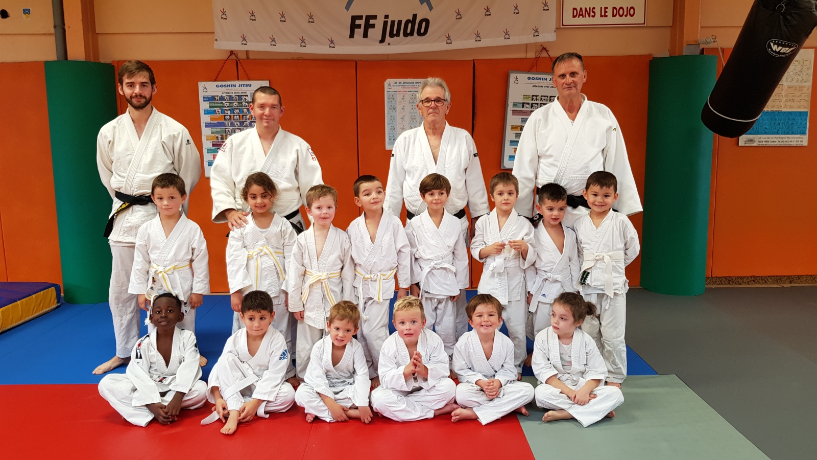 Les judoka et encadrants de Vineuil